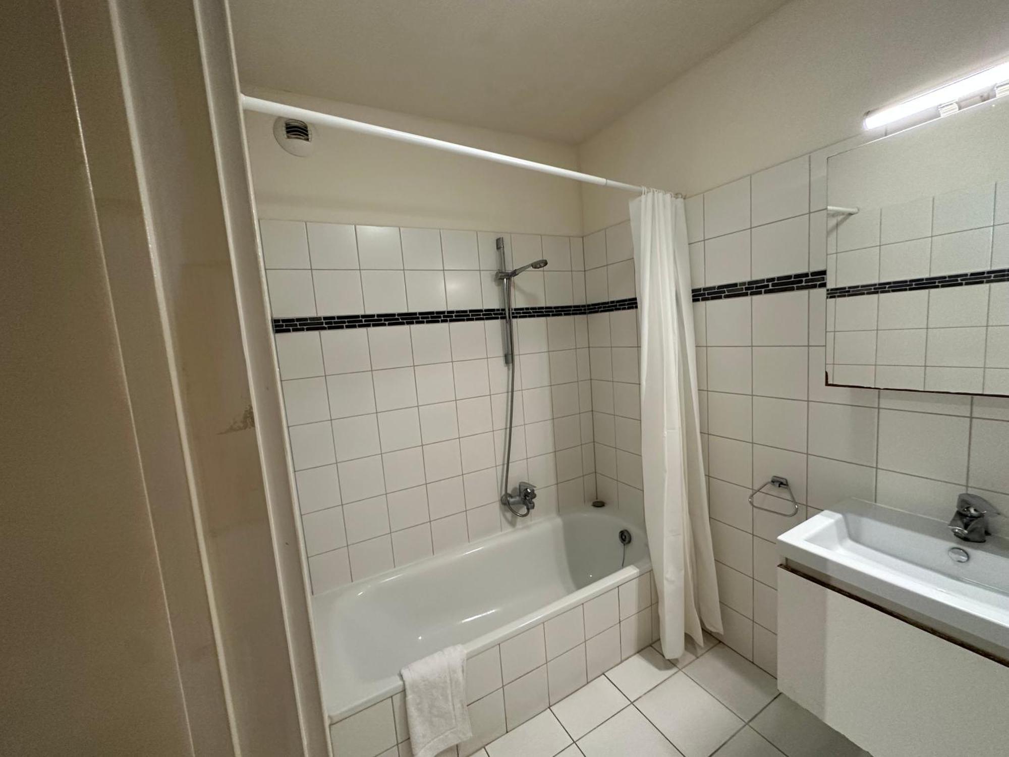 3 Bedroom Apartment In City Center With Balcony View Brussel Buitenkant foto